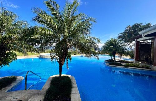 Santa Ana Apartment | CR MARIPOSA RENTALS Cozy Retreat with Pool,Tennis,Gym,Free WiFi