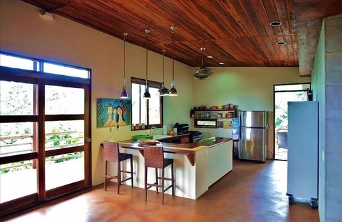 Mal Pais House | Casa Mirador-4 Bd with/Pool and Ocean view