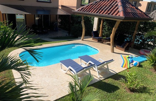 Puntarenas Villa | Casa Bella - Tropical Private Retreat (short walk to the beach)