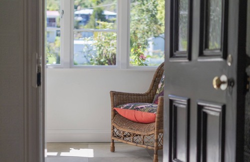 Coromandel House | Crabapple Cottage - Coromandel Town Holiday Home