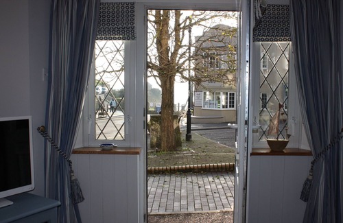 Beer Cottage | CRABPOT COTTAGE IN BEER, DELIGHTFUL 1 BED HOUSE, SEA VIEWS & 50 METRES FROM BEAC