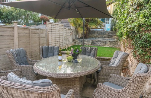 Beer Cottage | CRAFT COTTAGE, pet friendly, character holiday cottage in Beer