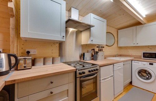 Wisbech House | Crafter's Retreat - One Bedroom House, Sleeps 2