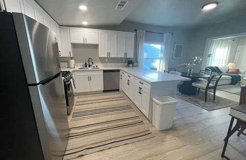Southeastern Sacramento House | Craftsman Brand New house 2 bdrms with Ultra-Fast 5G Gateway Internet. Pets welc