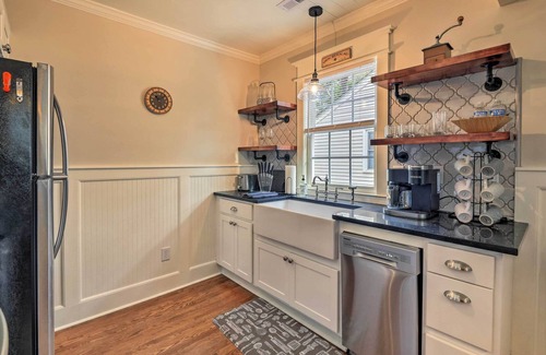 New Bern House | 'Craftsman Cottage' < 2 Mi to Dtwn New Bern!