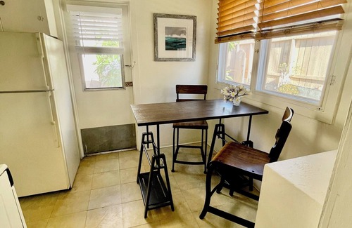 University Heights Cottage | Craftsman cottage with a yard in the heart of San Diego! WiFi, AC & Parking