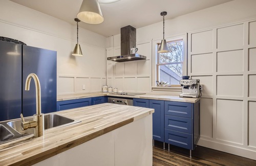 Lower Chautauqua House | Craftsman-Era House on Uni Hill, steps from campus & Chautauqua