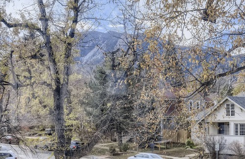 Lower Chautauqua House | Craftsman-Era House on Uni Hill, steps from campus & Chautauqua