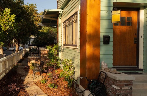 Angelino Heights House | Craftsman Guesthouse in lovely Echo Park