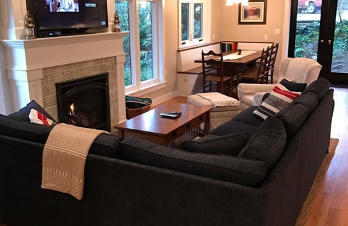 Downtown Cannon Beach House | Craftsman Style in the Heart of Cannon Beach!