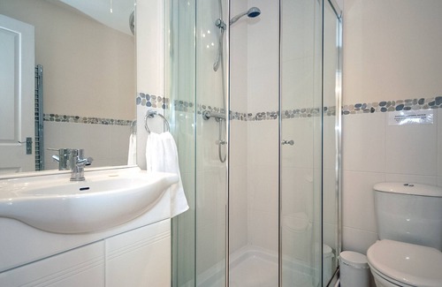 Gwbert Cottage | Craig Silian is a gorgeous holiday house with luxury feature of a hot tub in the garden.