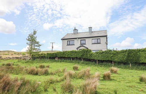 Capel Celyn Cottage | CRAIG YR RONWY, pet friendly, character holiday cottage in Bala