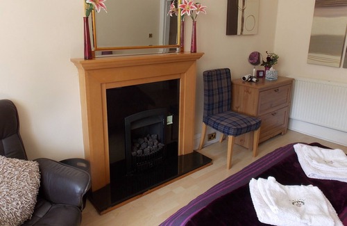 Morningside Apartment | CRAIGHOUSE APARTMENT - free wifi - free on street parking, close to city cent
