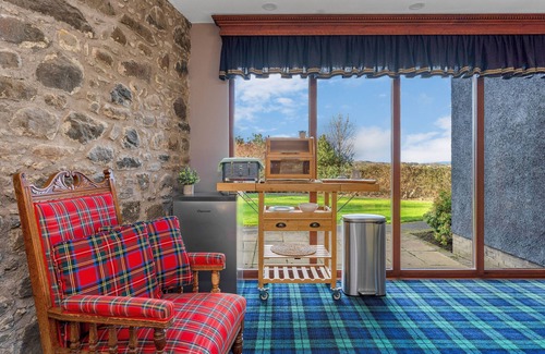 Turnhouse Apartment | Craigiehall Temple - historic property built 1759