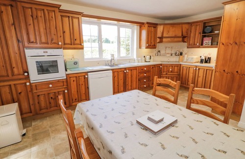 Coleraine Cottage | CRAIGLEA COTTAGE, family friendly, with a garden in Coleraine