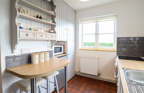 Penrhyn Bay Cottage | CRAIGLWYD BACH, pet friendly, country holiday cottage in Llandudno