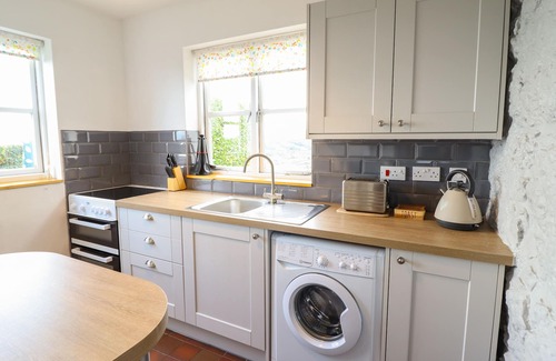 Penrhyn Bay Cottage | CRAIGLWYD BACH, pet friendly, country holiday cottage in Llandudno