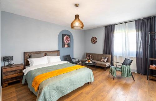 Candesti-Vale Villa | Craita Merelor The PLACE