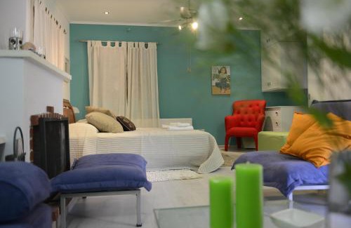 Alona House | Crambero Suites
