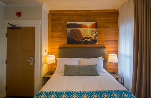 Regional District of Nanaimo Hotel | Cranberry Arms Inn
