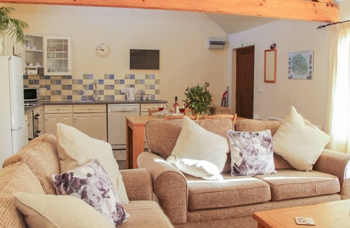 Shelve Cottage | CRANBERRY COTTAGE, pet friendly, with open fire in Bishop's Castle