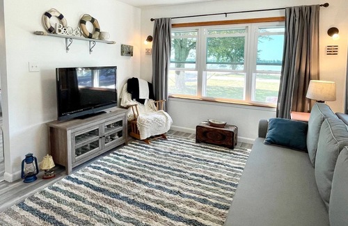 Bass Lake House | Crane Cottage