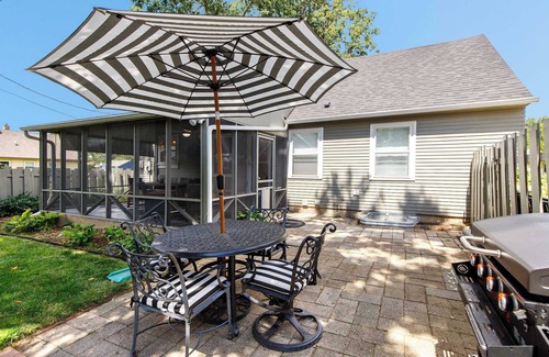 Ames House | Crane Haven - Walk to CyRide, Games & Grill