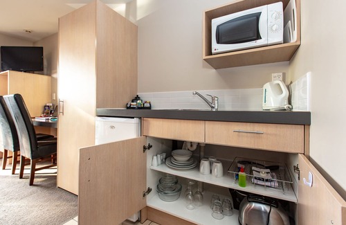 Saint Albans Hotel | Cranford Oak Motel