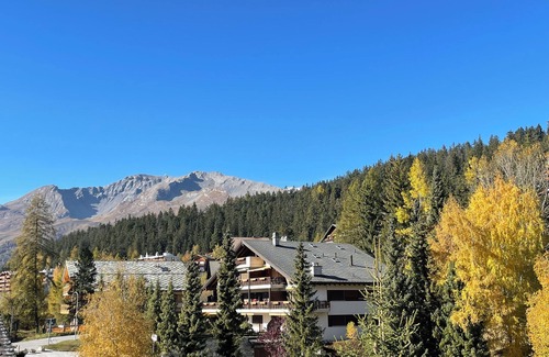 Lens Apartment | Crans Montana apartment 4.5 rooms & sleeps 6 with terrace in the center of town