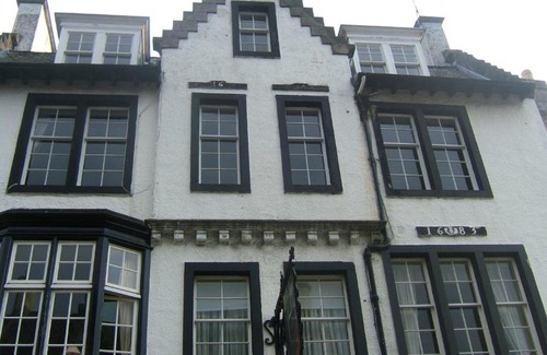 South Queensferry Apartment | Crawsteps