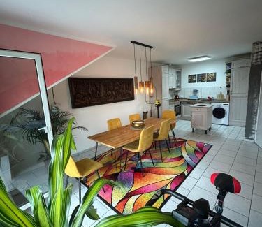 Hueckelhoven Apartment | Crazy Home