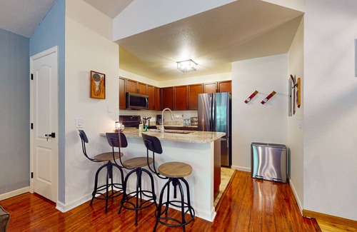 Edwards Condo | Crazy Horse Hideaway | Charming condo with a washer/dryer plus pool & hot tub