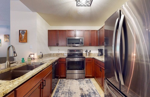 Edwards Condo | Crazy Horse Hideaway | Charming condo with a washer/dryer plus pool & hot tub