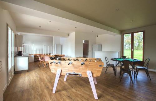 Le Poislay Villa | Crazy Villa Le Tertre 28 - Heated pool - Basket - 2h Paris - 44p