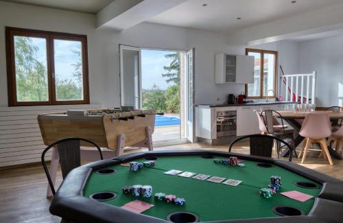 Le Poislay Villa | Crazy Villa Le Tertre 28 - Heated pool - Basket - 2h Paris - 44p