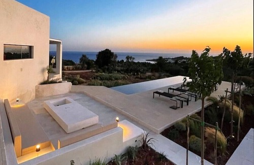Marina di Felloniche Villa | CREA Villa