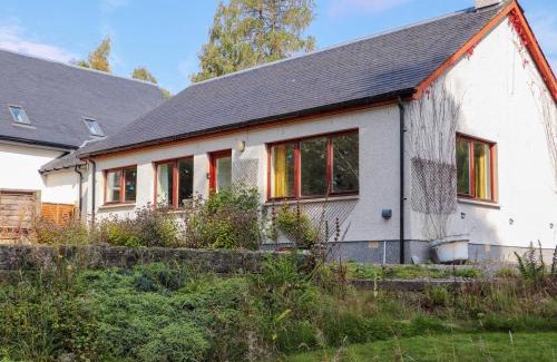 Newtonmore House | Creag Dhubh Cottage