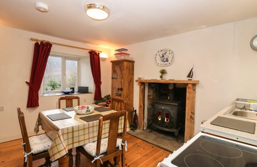 Sallachy Cottage | CREAG MHOR COTTAGE, family friendly, with open fire in Dornie