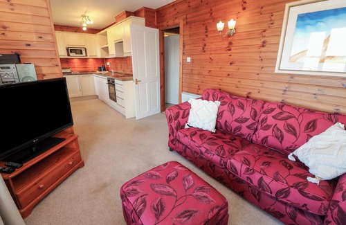 Arisaig Cottage | CREAG MHOR LODGE, pet friendly, with a garden in Arisaig