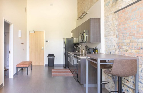 Westown Apartment | Cream City 1BR Apt - Just 3 Blocks to Fiserv with Gym and Parking