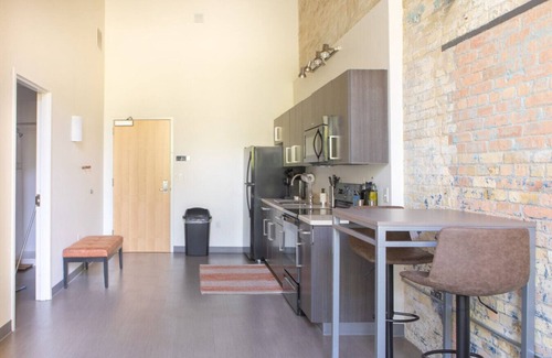 Westown Apartment | Cream City 1BR Apt - Just 3 Blocks to Fiserv with Gym and Parking