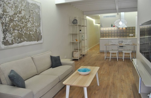 Placa dels Patins Apartment | Cream Homes La Rambla, INTERIOR TOURISM Accommodation