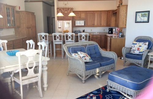 Ashville House | Create your family memories at our nautical lakeside home!