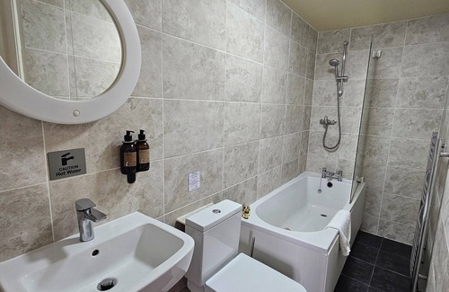 Monmouth Bed & Breakfast | Creates