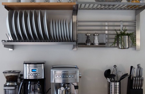 Benicia House | Creative Space & Artist Retreat "The Residence" 3,000 sqft + Gardens in Benicia