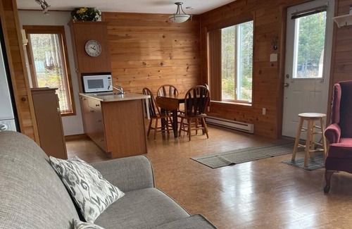D'Escousse Cabin | CreativeescapeBNB