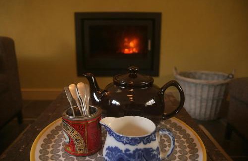 Llansadwrn Apartment | Creatively converted barn in accessible rural spot