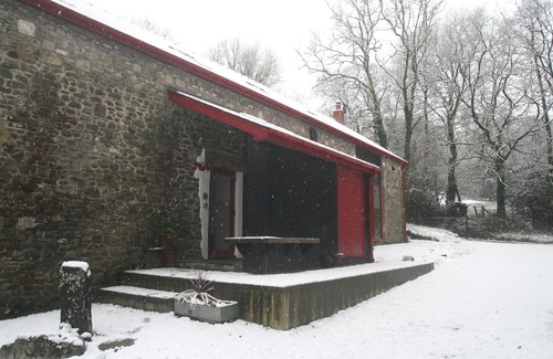 Llansadwrn House | Creatively converted barn in rural hideaway in easy reach of the M4/A40