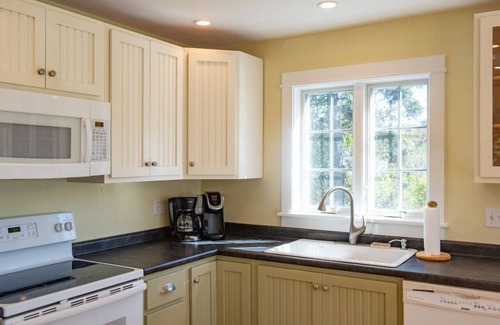 Vinalhaven House | Creeds Cove Cottage on the Reach-Water Access-Deep Water Mooring Available