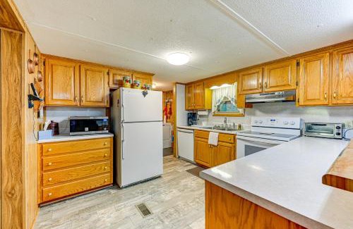 Sylva House | Creek Access and Spacious Yard Quiet Sylva Home!